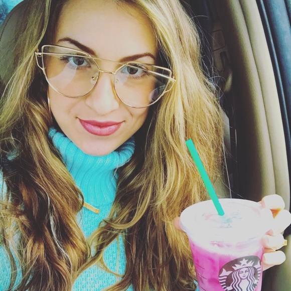 ʜɪ!! ɴɪᴄᴇ ᴛᴏ ᴍᴇᴇᴛ ʏᴏᴜ! 💋 - Picture 2 of 4